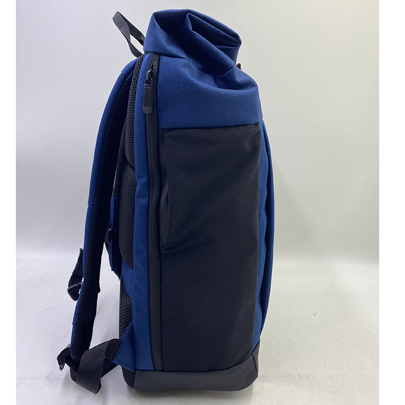 Hiding zipper pocket on the side
